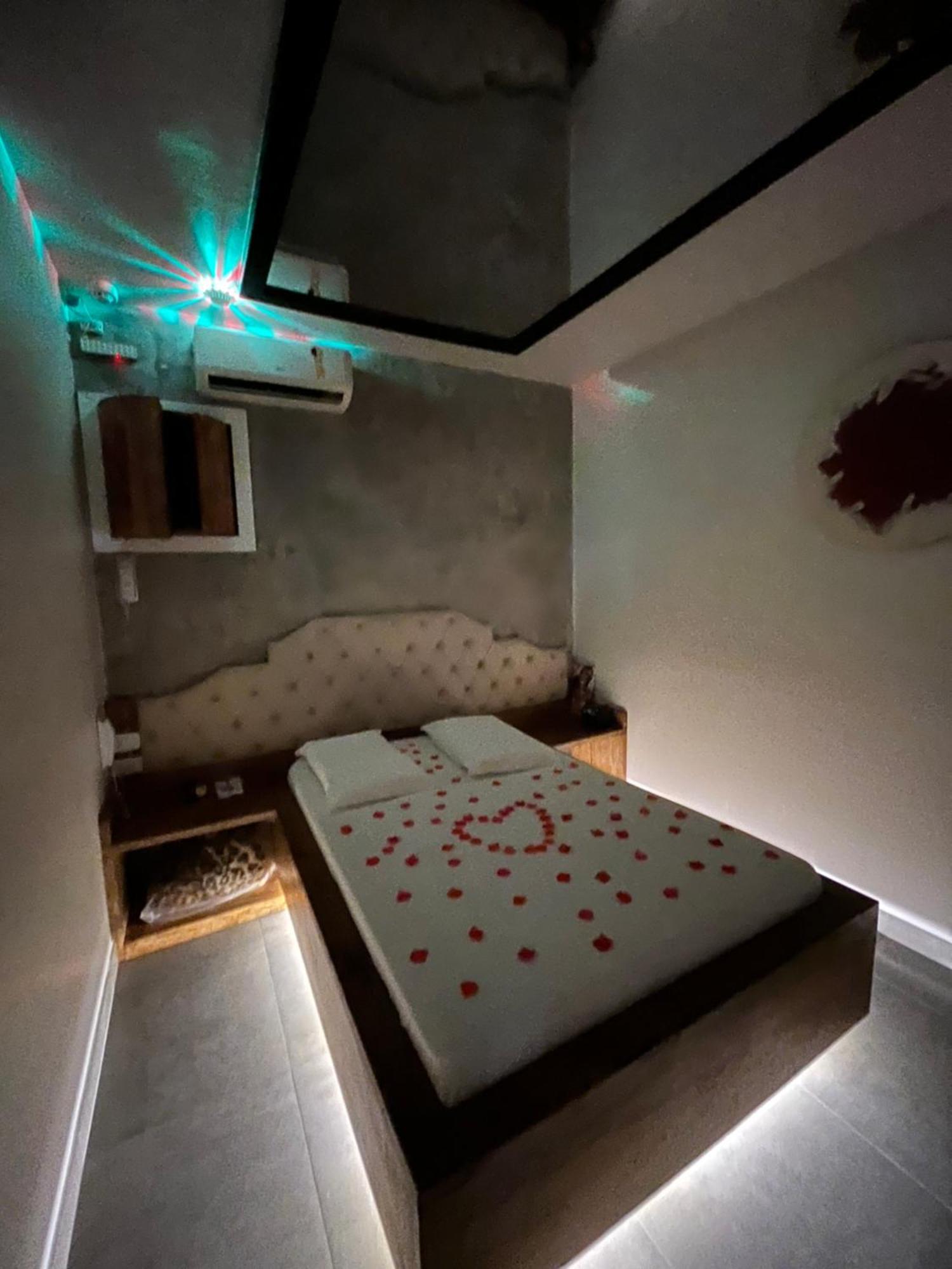 Lemonte Motel ブルスケ エクステリア 写真