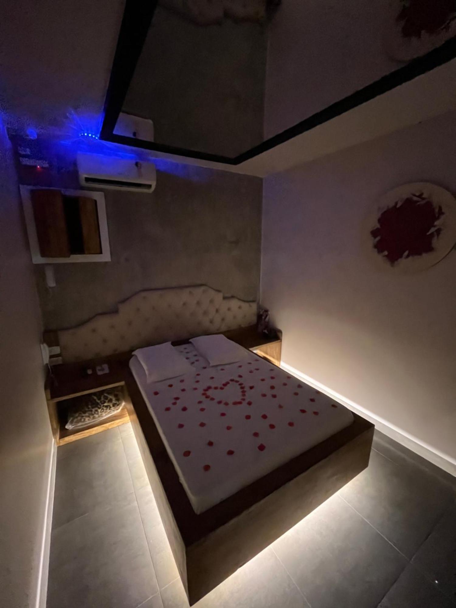 Lemonte Motel ブルスケ エクステリア 写真